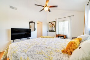 Interior - Phoenix Townhome w/ Community Pool - Near Golf! (Phoenix)