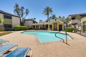 Interior - Phoenix Townhome w/ Community Pool - Near Golf! (Phoenix)