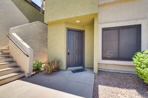 Interior - Phoenix Townhome w/ Community Pool - Near Golf! (Phoenix)