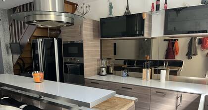 Maison de Ville Dans Résidence Sécurisée Avec Parking Extérieur Privé Calme