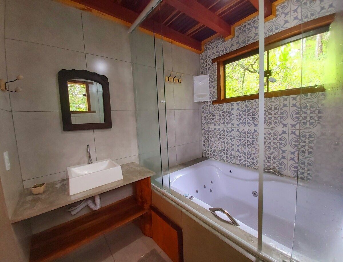 Vila | Banheiro | Banheira e chuveiro separados, banheira de hidromassagem