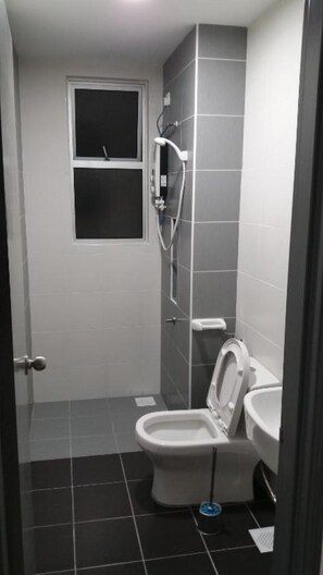 Asciugacapelli, asciugamani, carta igienica