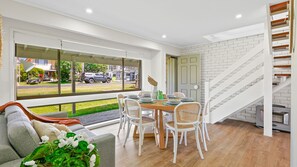 Dining - Sunrise Point Beach House by Experience Jervis Bay (Vincentia)