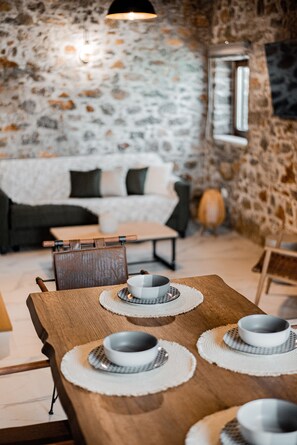 Aktaia Suite with Sea View | Restauración