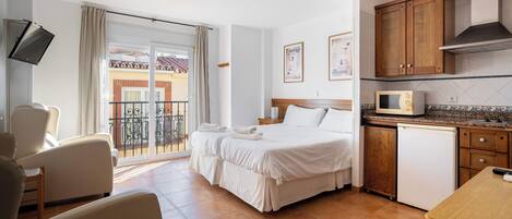 Studio | Individually furnished, free WiFi, bed sheets