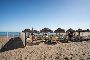 Beach - Apartamentos Capricho del Mar (Torremolinos)