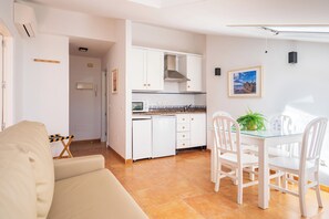 Apartment | Eigene Küche | Mini-Kühlschrank, Mikrowelle, Herdplatte