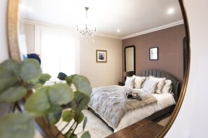 2 habitaciones, tabla de planchar con plancha y wifi gratis 
