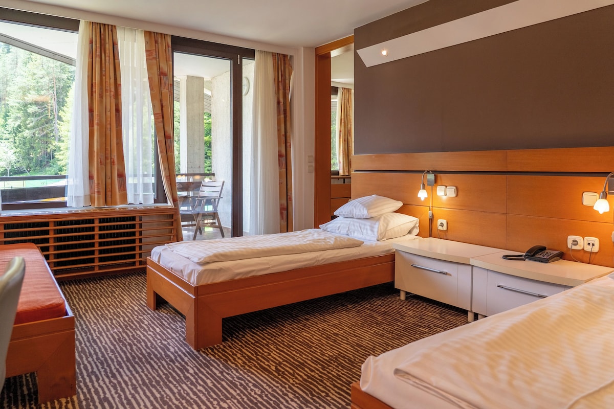 Junior Suite, Non Smoking, Balcony | In-room safe, desk, WiFi (free)