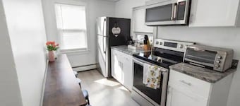 Bright 2BR by Boston Waterfront
