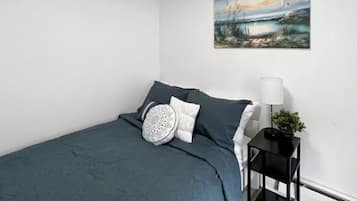 2 bedrooms, desk, iron/ironing board, travel cot