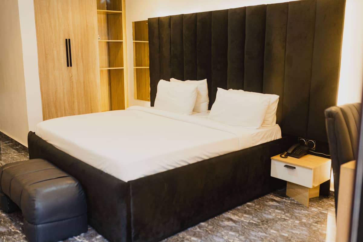 Standaard kamer | 1 slaapkamer, een bureau, een laptopwerkplek, gratis wifi