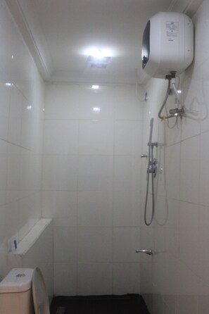 One Bedroom Suite | Bathroom | Towels - OVIC Hotel (Benin City)