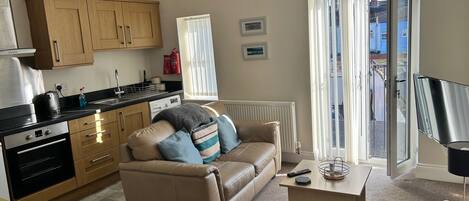 Superior Apartment, 2 Bedrooms, Kitchen | Living area