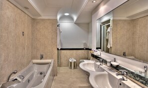 Deluxe Double or Twin Room, 1 Bedroom | Bathroom | Hair dryer, slippers - Hotel Fiuggi Terme Resort & Spa (Fiuggi)