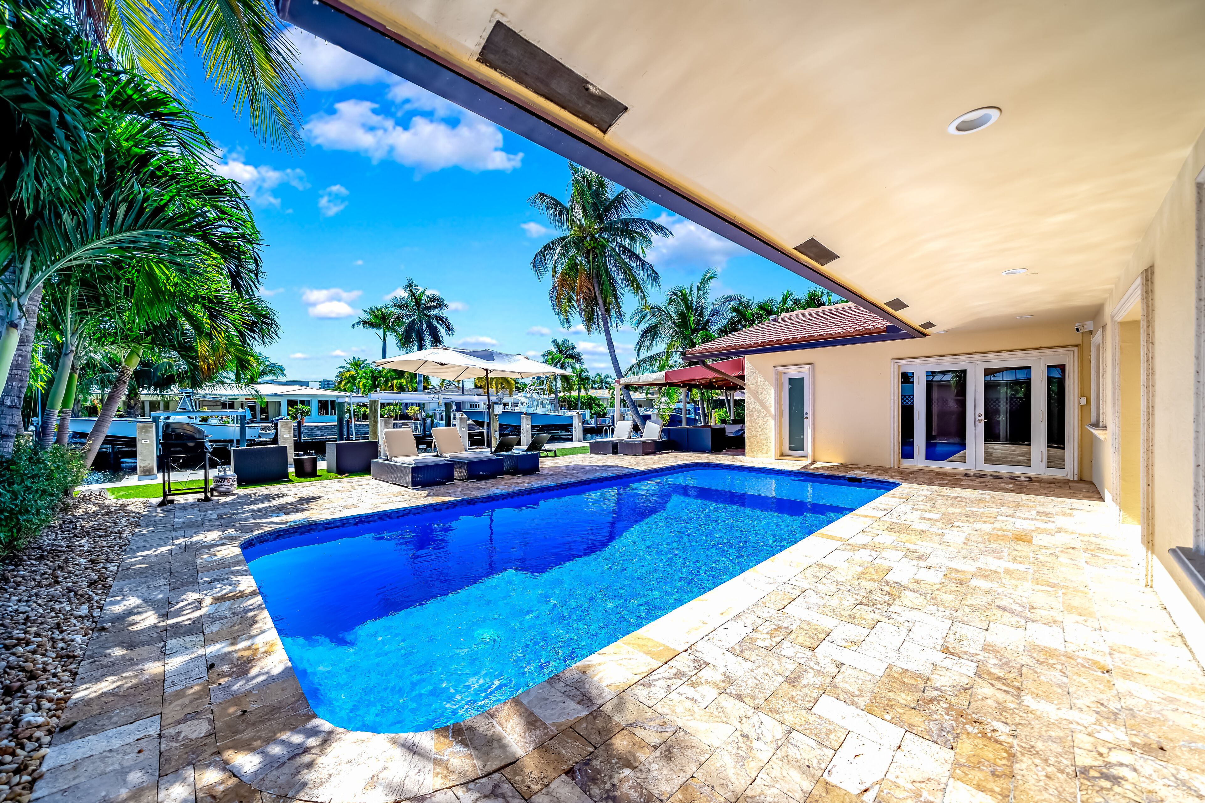 Heated Pool! Waterfront+1 Mile To Beach and shops!
