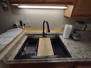 Private kitchen - Live in Paradise! Newly remodeled mobile home in a 55+ water front park! (St. Petersburg)