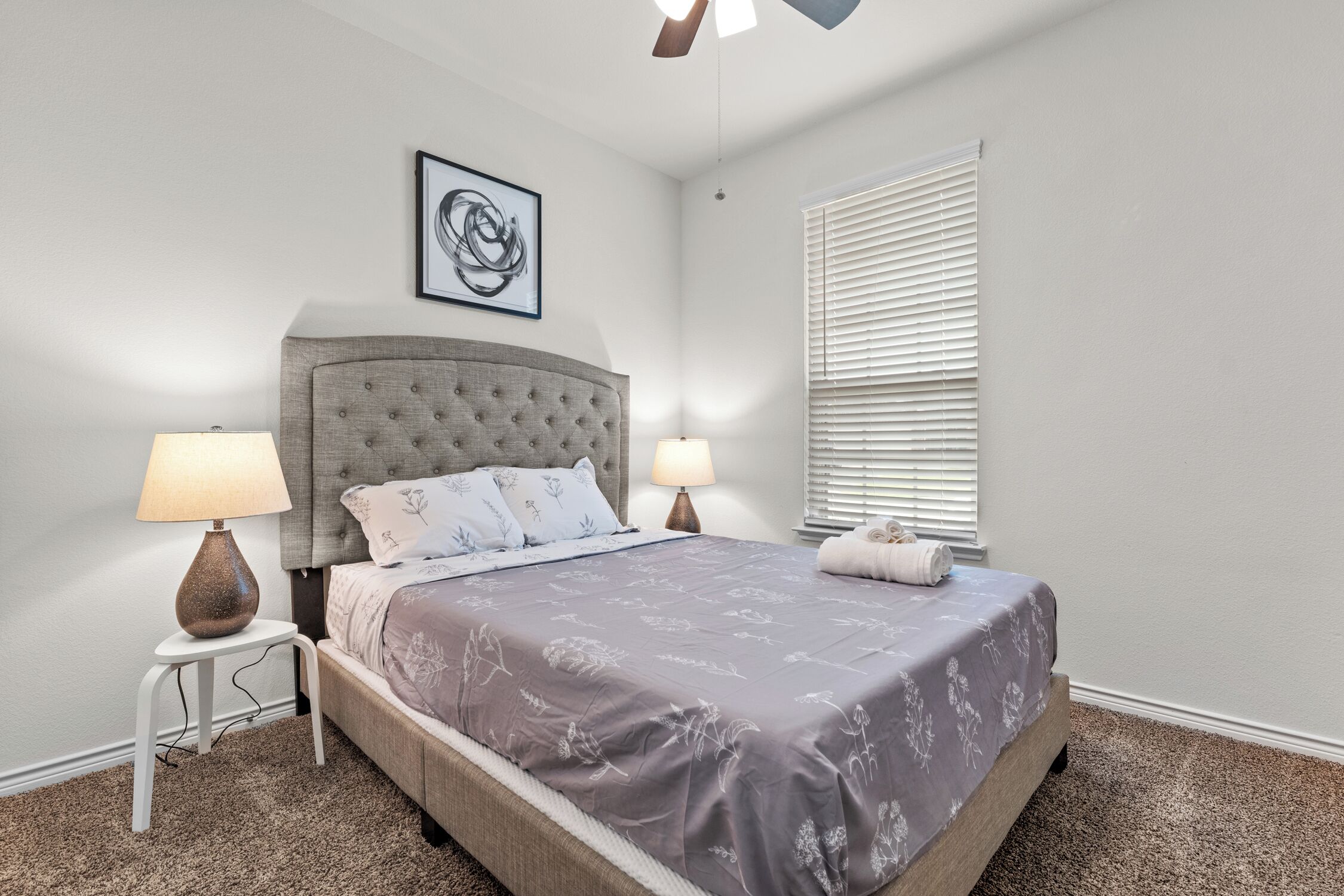 3 Schlafzimmer, Schreibtisch, Bügeleisen/Bügelbrett, Reisekinderbett