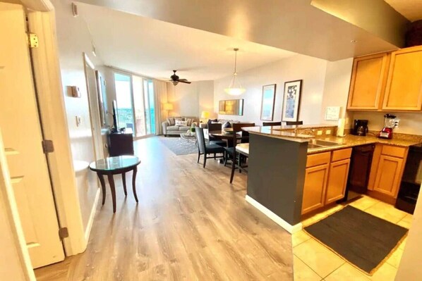 المنشأة من الداخل