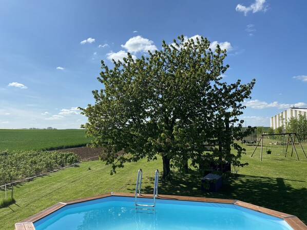 Pool - Complexe Familial Avec Grand Terrain et Location de van Américain (Charmes)