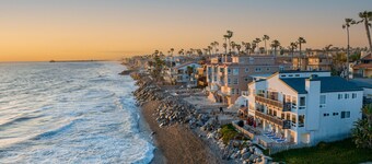 2BR Oceanfront Condo | Private Balcony | Spacious