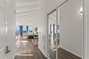 Interior - Romantic Getaway | Luxury Oceanfront Studio (Oceanside)