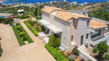 Villa (5 Bedrooms) | Interior