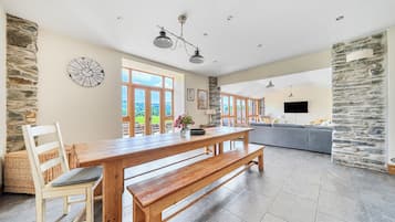 Cottage | Dining