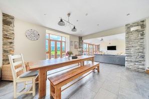 Cottage | Dining - The Barn (Corwen)