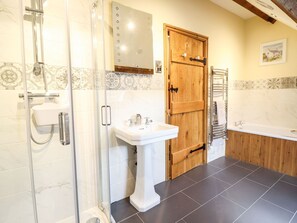 Bathroom - The Barn (Corwen)