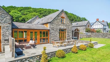 Cottage | Outdoor dining