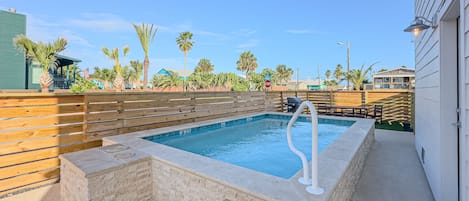 Beheizter Pool
