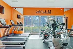 Fitness facility - Stunning 2/2 Carlton Lakes Condo: Your Naples, FL Paradise Awaits! (Naples)