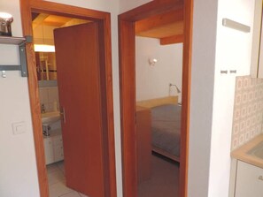 1 camera, ferro/asse da stiro, Wi-Fi, lenzuola