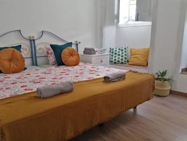 1 habitación y ropa de cama 