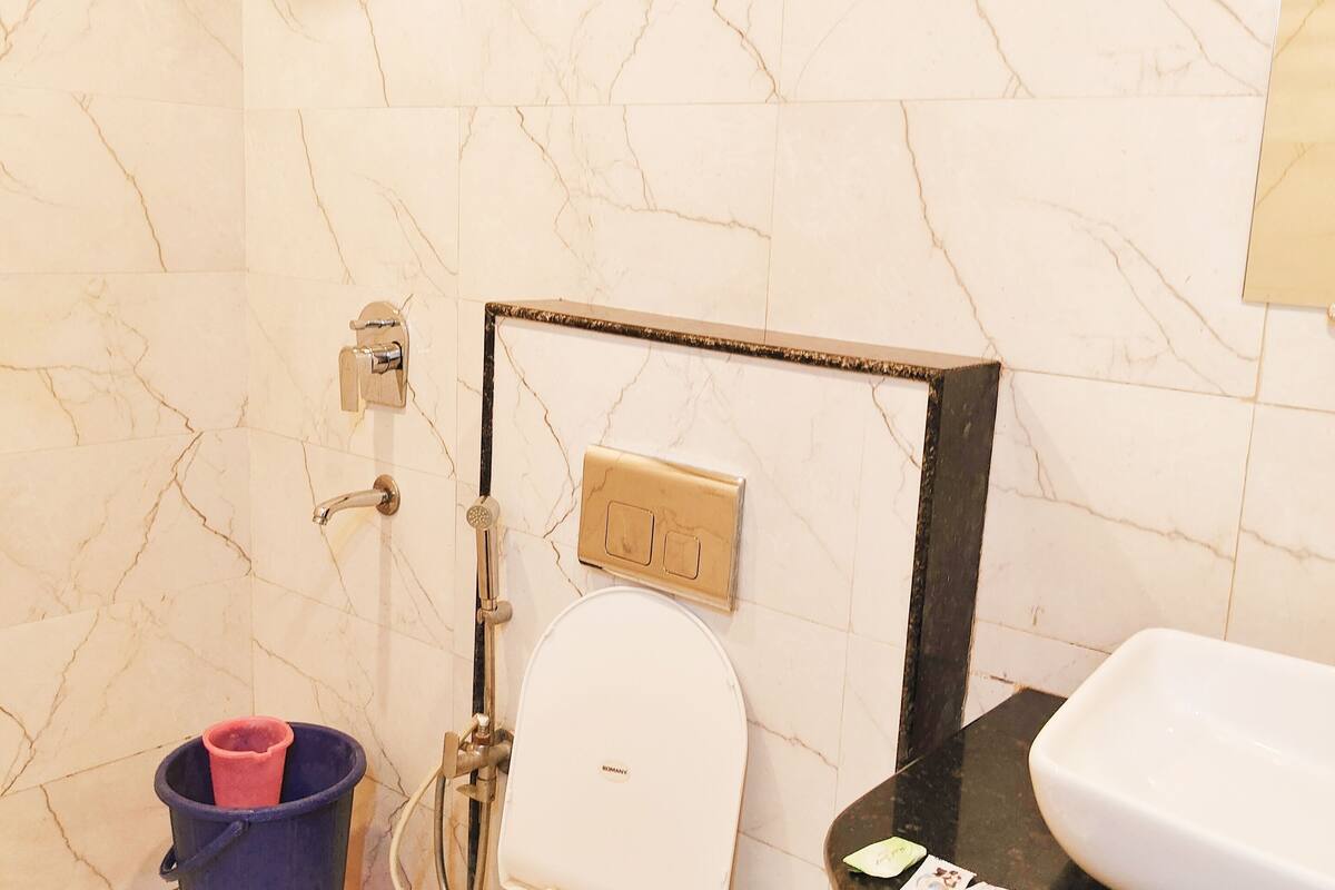 hydromassage showerhead, free toiletries, hair dryer, dressing gowns