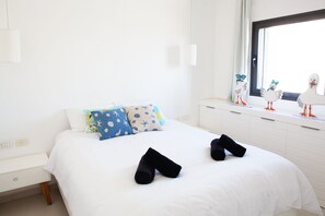 Departamento | 3 habitaciones, cortinas blackout y tabla de planchar con plancha 