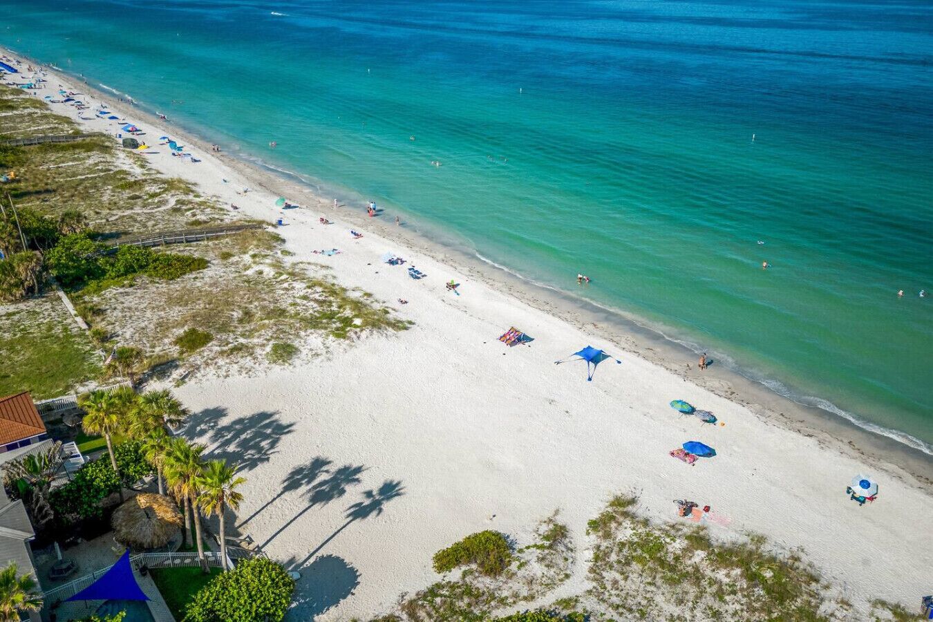 Am Strand, Liegestühle, Strandtücher