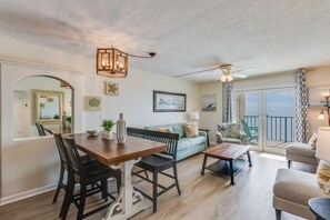 Appart'hôtel Signature, 3 chambres, balcon, vue plage | Restauration dans la chambre