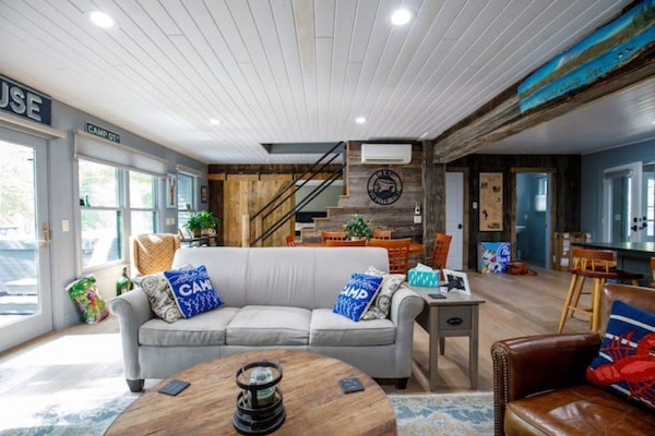 Open concept great for entertaining!