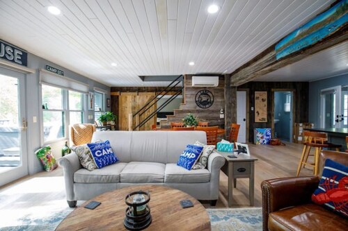 Camp Quality Time on Wilson Lake 3-bedroom, hot tub