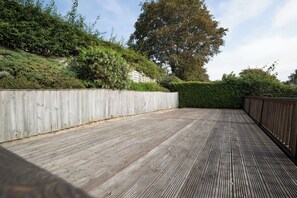 Property grounds - Oaklands - Lovely Cottage, Walk to Beach (Saundersfoot)