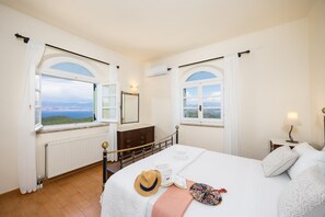 3 dormitorios, tabla de planchar con plancha, cuna de viaje y wifi