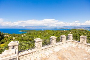 Terrace/patio - Villa Emily - Three Bedroom Villa, Sleeps 6 (Ionian Islands)