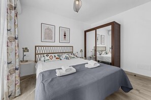 3 chambres, fer et planche à repasser, lit de bébé portatif, Wi-Fi