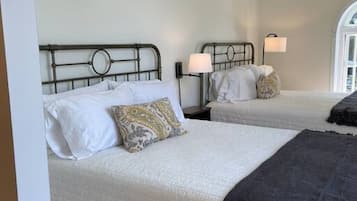 2 bedrooms, desk, iron/ironing board, travel crib