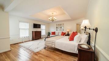 6 chambres, bureau, fer et planche Ă repasser, lit parapluie