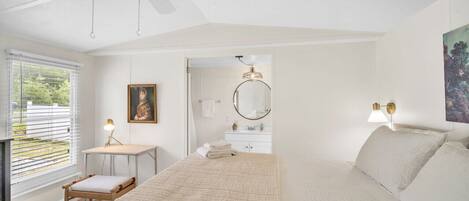 4 bedrooms, desk, iron/ironing board, travel cot