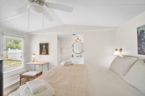 4 soveværelser, skrivebord, strygejern/strygebræt, weekendseng