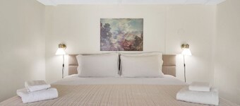 Quaint & Quiet w/ King Bed